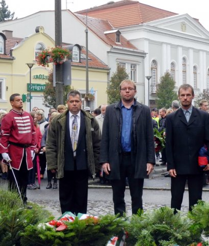 56-ra emlékeztünk 31